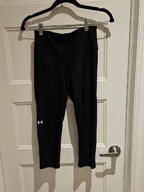 Under Armour Black Cropped Workout Leggings